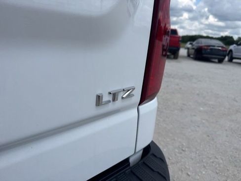 Used 2022 Chevrolet Silverado 1500 LTZ AWD/4WD image 14
