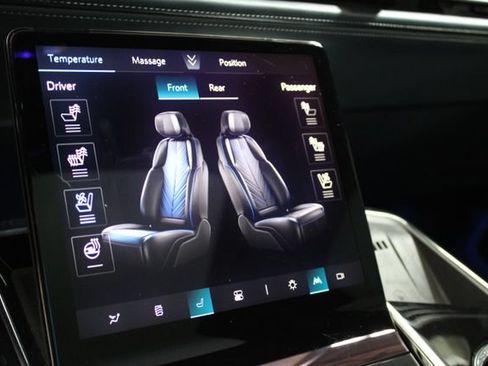 Certified 2025 Cadillac Escalade IQ Sport 2 w/ LPO, ONYX Package AWD/4WD image 29