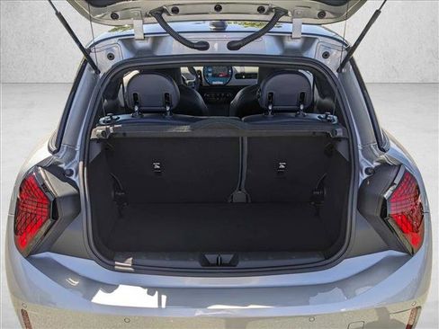 Used 2025 MINI Cooper 2-Door Hardtop image 6