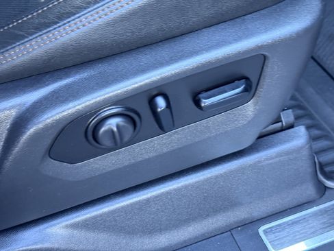 Used 2021 GMC Sierra 1500 AT4 w/ AT4 Preferred Package image 17