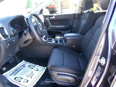 Used 2019 Kia Sportage LX AWD/4WD image 3