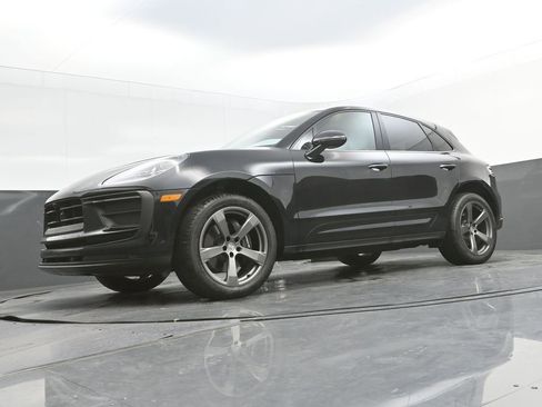 New 2026 Porsche Macan AWD/4WD image 31