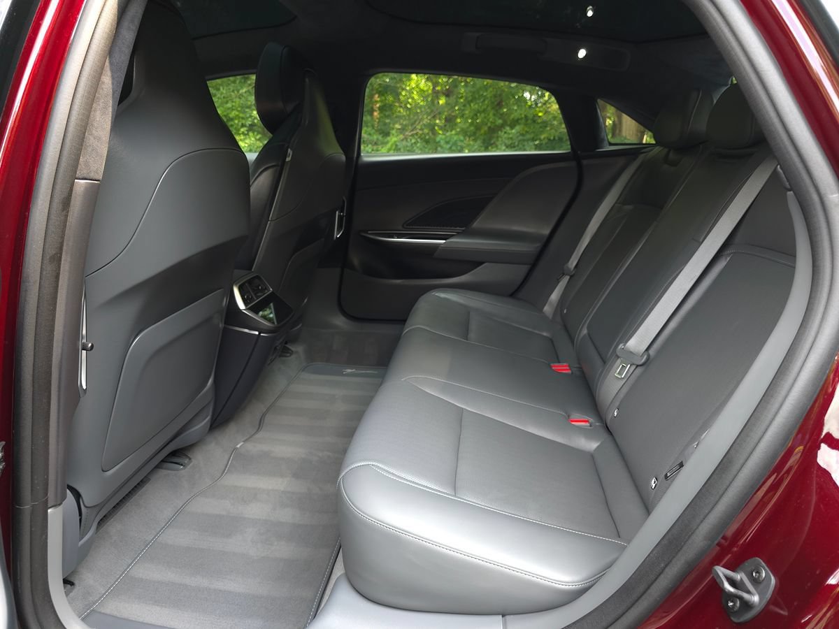 Used 2024 Lucid Air Touring AWD/4WD image 14