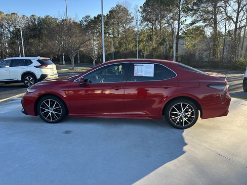 Certified 2022 Toyota Camry SE image 7