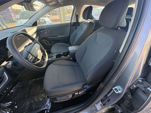 Used 2025 Kia K4 LXS image 35