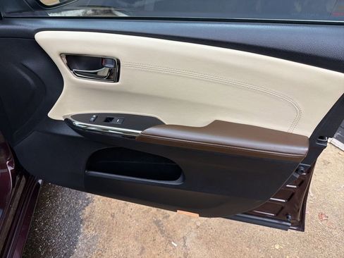 Used 2015 Toyota Avalon XLE Touring image 26