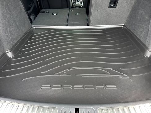 Certified 2026 Porsche Macan image 17