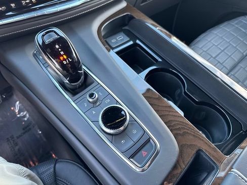 Certified 2024 Cadillac Escalade Sport Platinum w/ LPO, ONYX Package AWD/4WD image 27