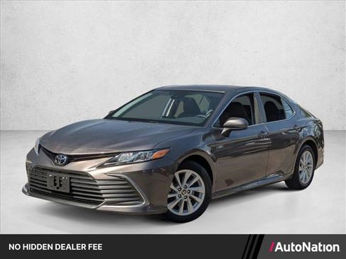 Used 2022 Toyota Camry LE AWD/4WD image 1