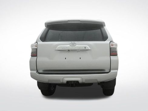 Used 2022 Toyota 4Runner SR5 Premium w/ Moonroof Package AWD/4WD image 27