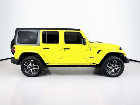 Used 2024 Jeep Wrangler Sport S image 14