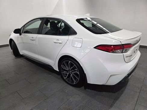 Used 2022 Toyota Corolla SE image 3