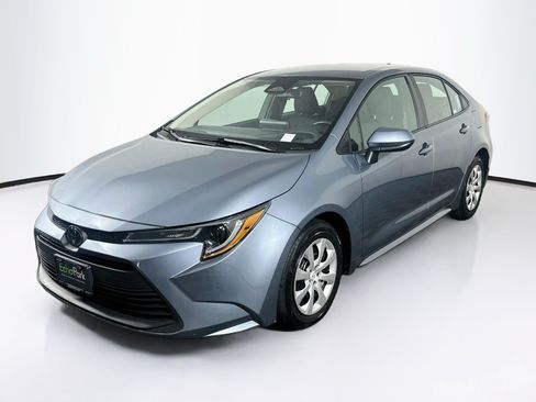 Used 2025 Toyota Corolla LE FWD image 3