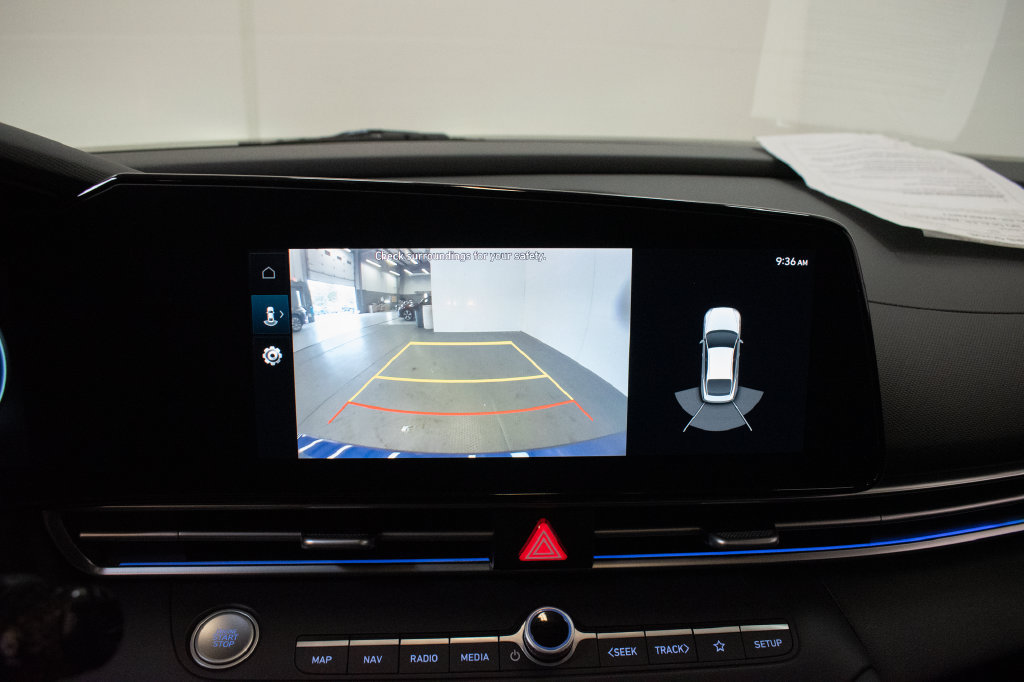 Used 2023 Hyundai Elantra Limited FWD image 16