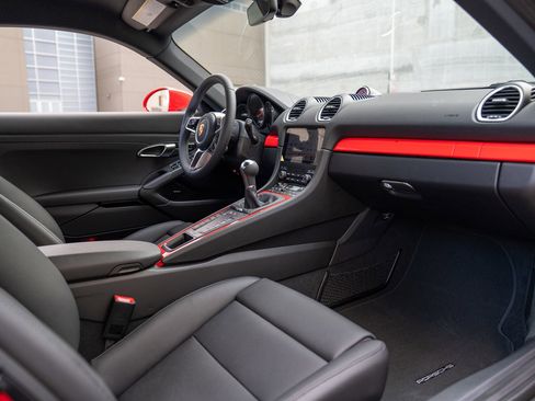 New 2025 Porsche 718 Cayman image 25