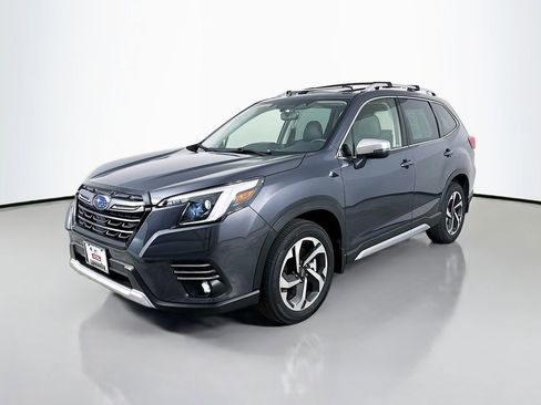 Used 2024 Subaru Forester Touring image 3