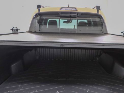 Used 2019 Toyota Tacoma TRD Sport image 31