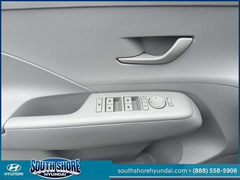 Certified 2025 Hyundai Kona SEL AWD/4WD image 19