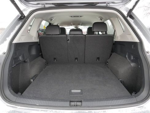 Certified 2024 Volkswagen Tiguan SE image 18