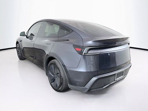 Used 2026 Tesla Model Y Long Range RWD image 3