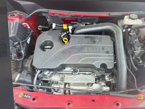 Used 2025 Chevrolet Equinox LT w/ Safety and Technology Package image 9