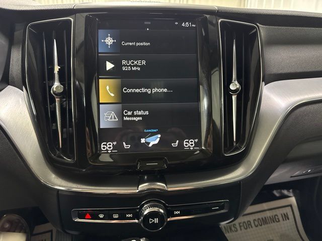Used 2019 Volvo XC60 T5 Momentum w/ Multimedia Package AWD/4WD image 14