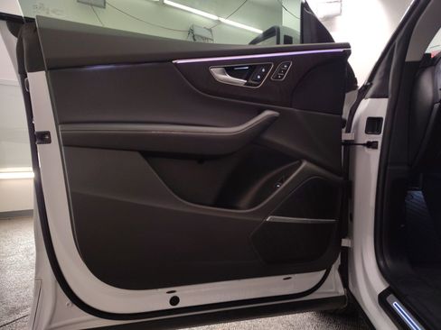 Used 2023 Audi Q8 Premium Plus image 19