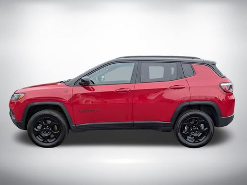 Used 2024 Jeep Compass Trailhawk AWD/4WD image 7