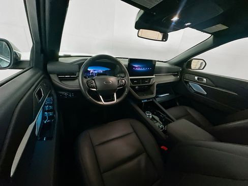 Used 2025 Ford Explorer Platinum w/ LUX Leather Package image 18