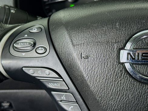 Used 2017 Nissan Pathfinder SL image 13