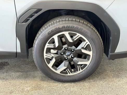 Used 2025 Subaru Forester Premium AWD/4WD image 25
