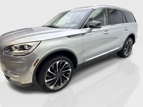 Used 2020 Lincoln Aviator Reserve w/ Equipment Group 202A AWD/4WD image 11