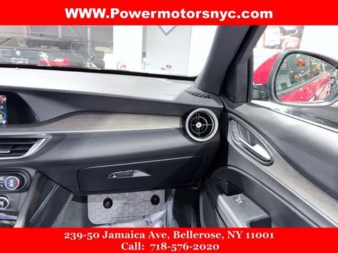 Used 2022 Alfa Romeo Stelvio Ti image 32