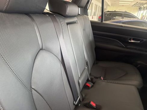 Used 2024 Toyota Grand Highlander Limited image 15