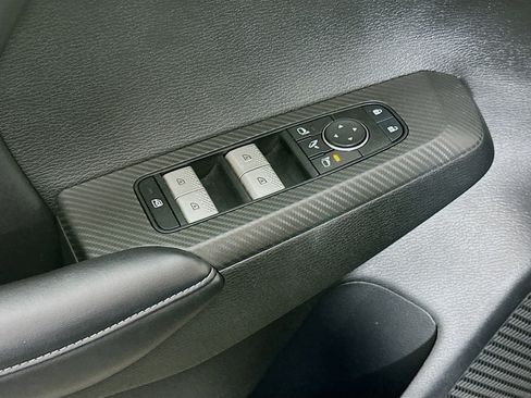 Used 2024 Mitsubishi Outlander SE image 15