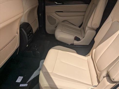 New 2025 Jeep Grand Cherokee L Limited image 16