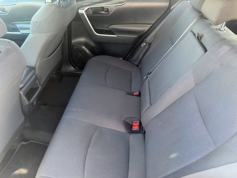 Used 2019 Toyota RAV4 LE image 14
