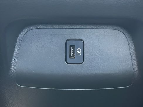 Used 2025 Nissan Sentra SV FWD image 31