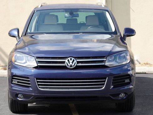 Used 2012 Volkswagen Touareg Sport AWD/4WD image 19