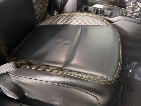 Used 2021 Jeep Gladiator Overland image 30