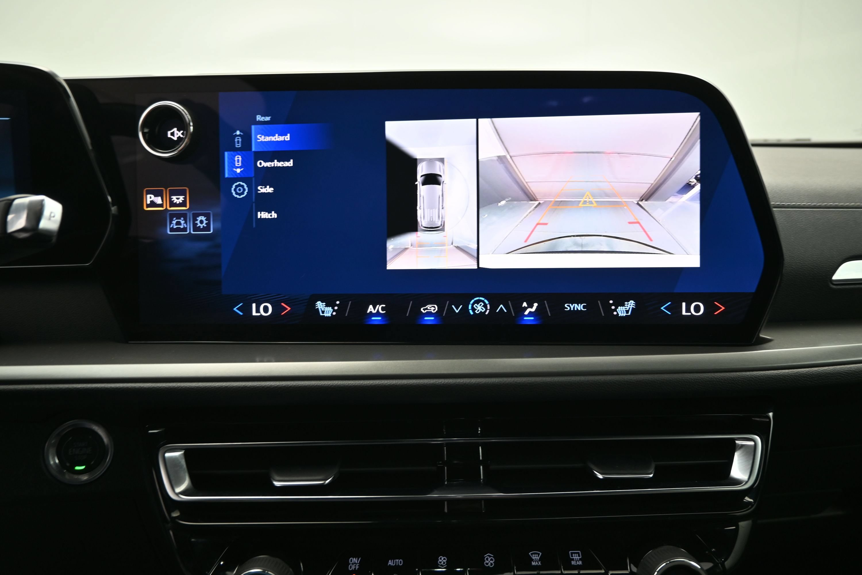 Certified 2026 Chevrolet Traverse LT w/ Driver Confidence Package FWD image 19