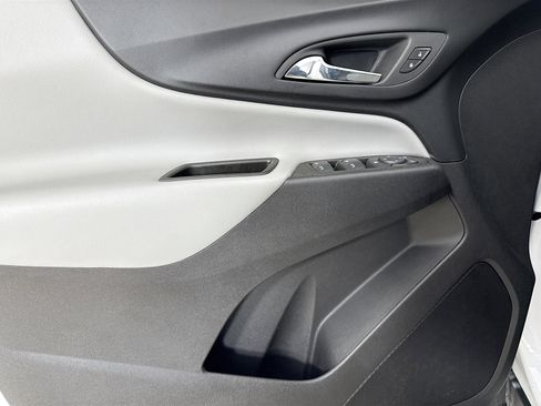 Used 2024 Chevrolet Equinox LS FWD image 18