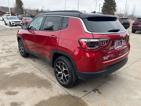 Certified 2025 Jeep Compass Limited image 4
