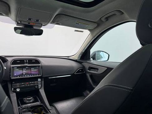 Used 2019 Jaguar F-PACE R-Sport image 41