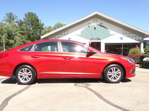 Used 2017 Hyundai Sonata SE w/ Cargo Package image 25