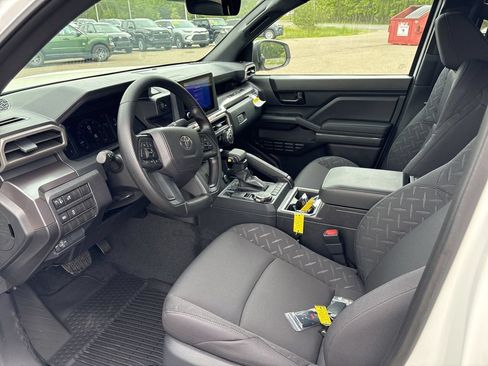 Certified 2026 Toyota Tacoma SR5 AWD/4WD image 13