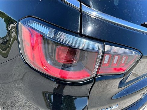 Used 2024 Jeep Compass Latitude w/ Altitude Special Edition AWD/4WD image 27