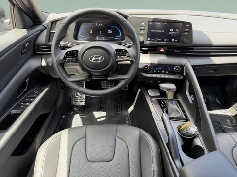 New 2026 Hyundai Elantra SEL Sport FWD image 13