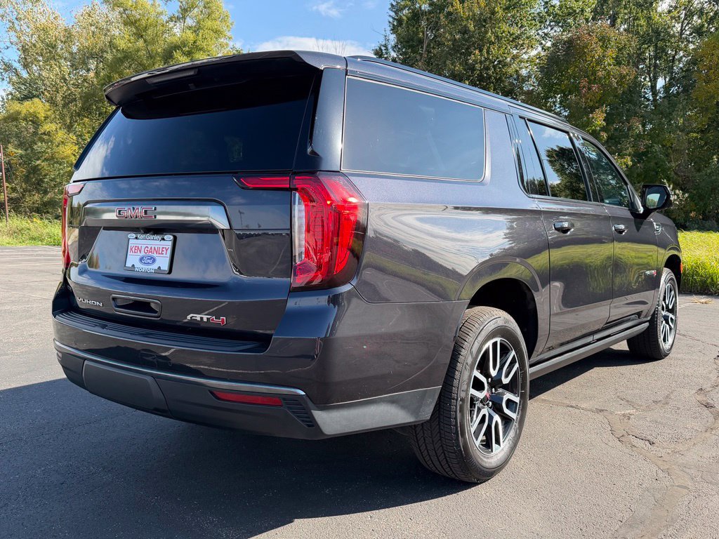 Used 2023 GMC Yukon XL AT4 w/ AT4 Premium Package AWD/4WD image 8