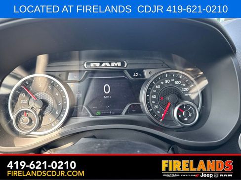 New 2026 RAM 1500 4x4 Crew Cab image 18